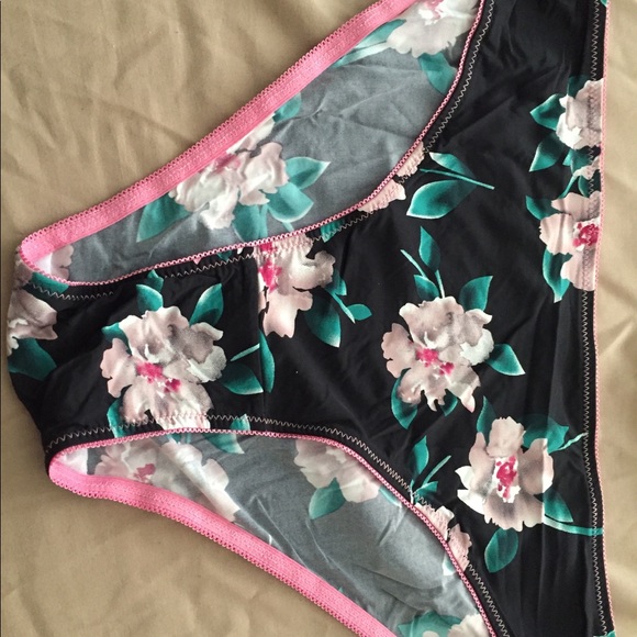 Knotty Knickers - Picture 10 of 10